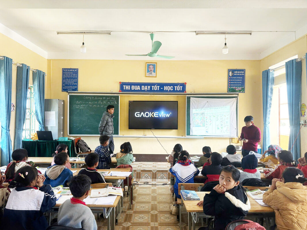 màn hình tương tác 75 inch cho lớp học hiện đại
