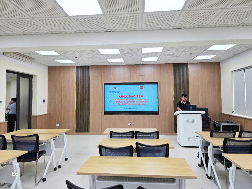 Giảng đường thông minh tích hợp màn hình tương tác 75 inch